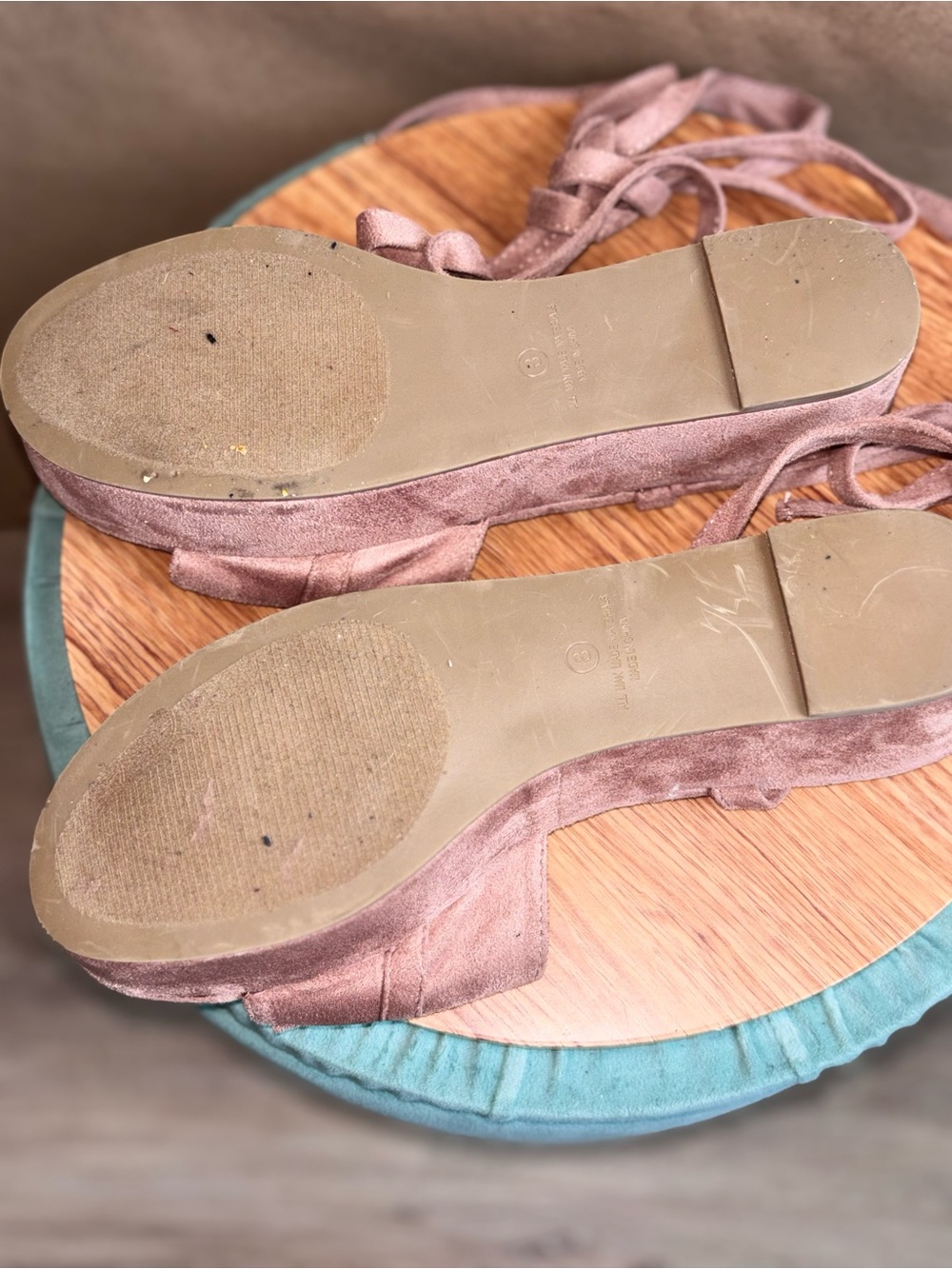 Women’s Suede Pink Fringe Bow Lace-Up Sandals. Size 8 - Picture 6 of 6